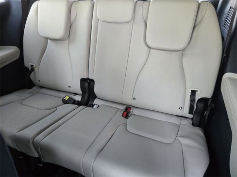 New 2026 Kia Carnival EX image 22