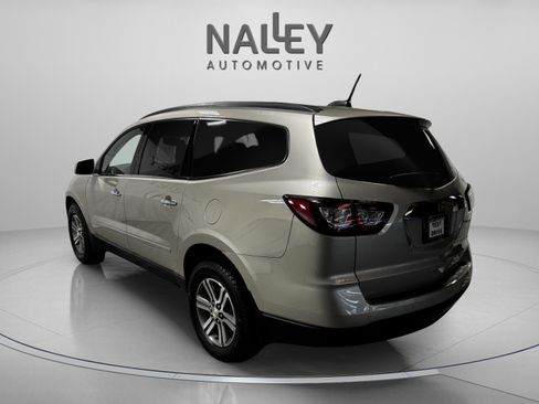 Used 2016 Chevrolet Traverse LT image 3