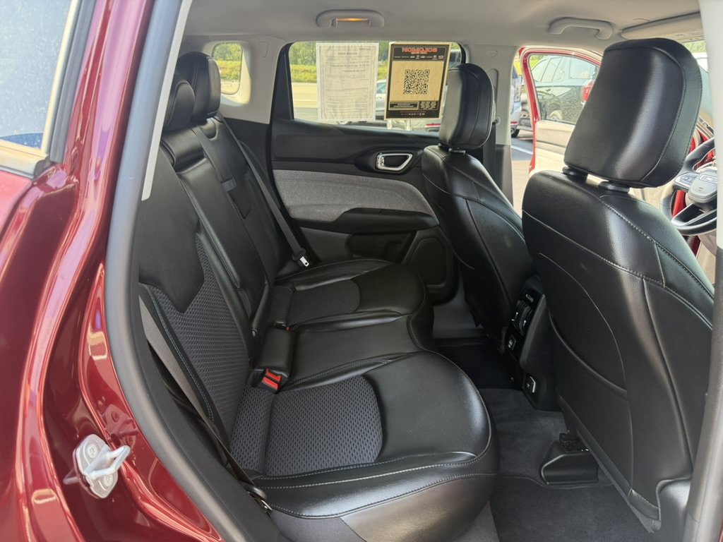 Used 2022 Jeep Compass Latitude AWD/4WD image 34