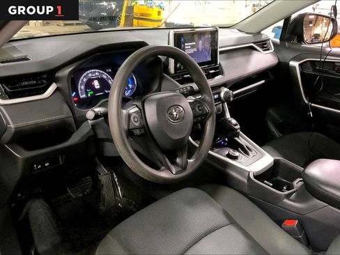 Used 2024 Toyota RAV4 LE image 18