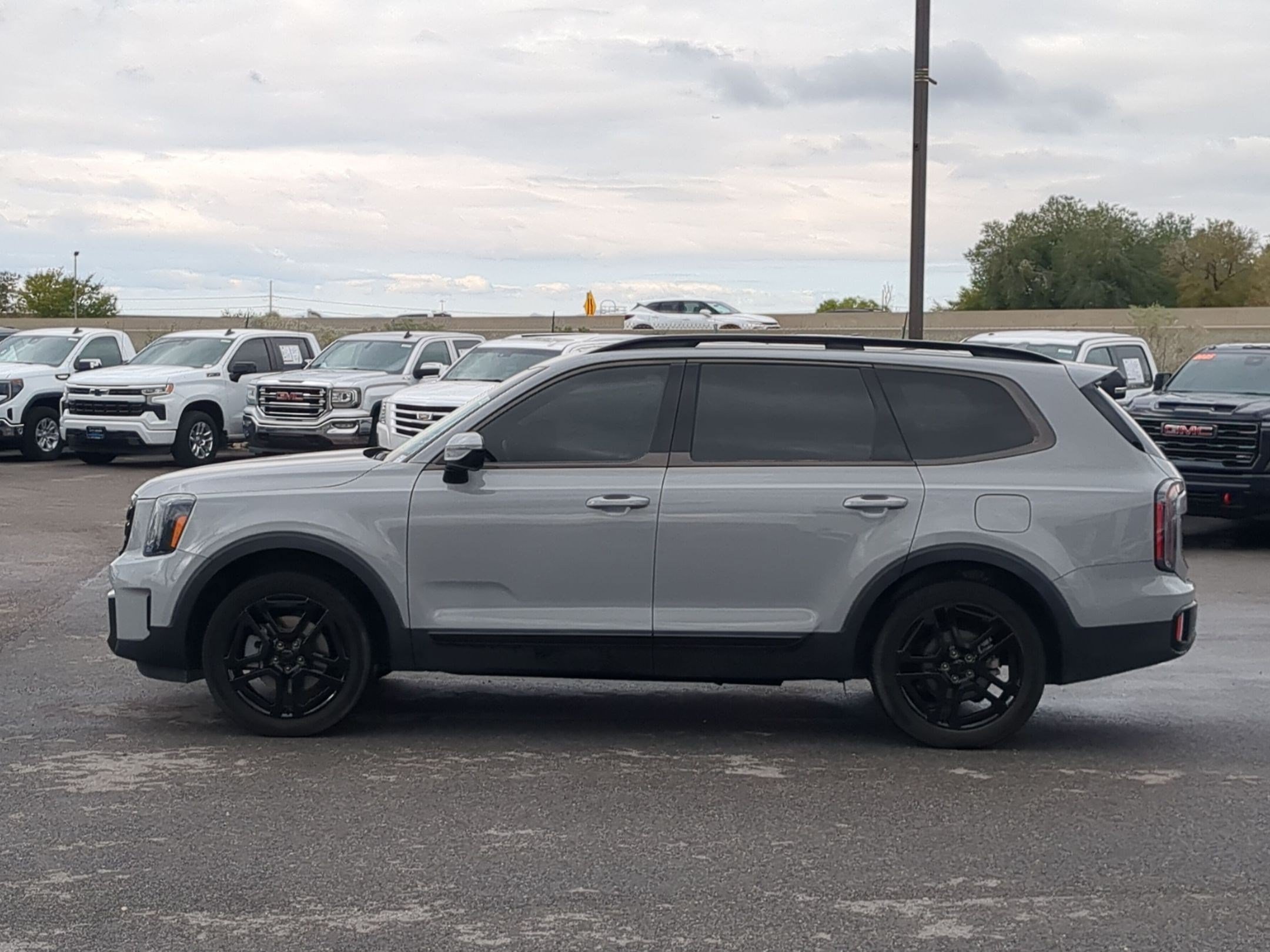 Used 2025 Kia Telluride SX Prestige X-Line AWD/4WD image 3