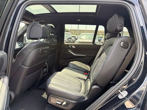 Used 2022 BMW X7 xDrive40i w/ M Sport Package AWD/4WD image 14