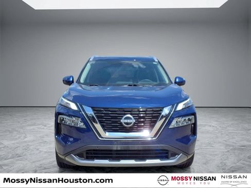 Used 2023 Nissan Rogue SL w/ SL Premium Package FWD image 3