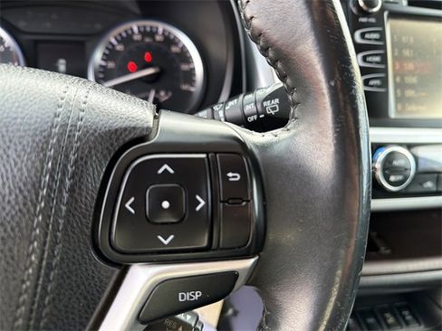 Used 2016 Toyota Highlander Plus image 19