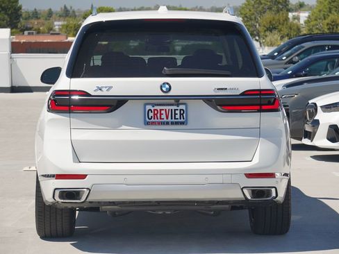 Used 2026 BMW X7 xDrive40i w/ Premium Package AWD/4WD image 6