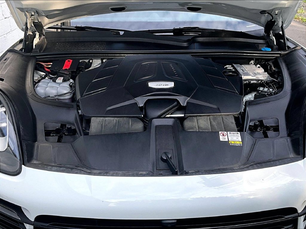 Certified 2023 Porsche Cayenne Coupe AWD/4WD image 15