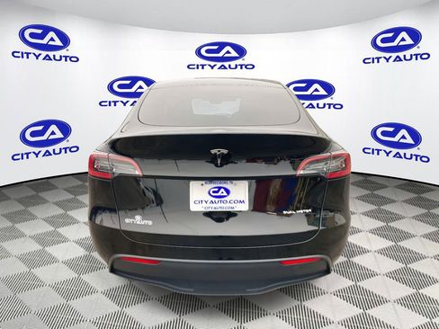 Used 2023 Tesla Model Y Long Range image 4