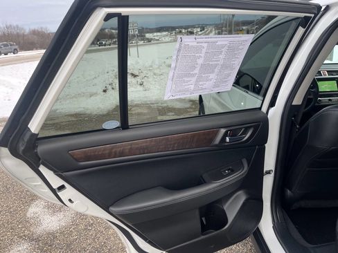 Used 2017 Subaru Outback 2.5i Limited image 25