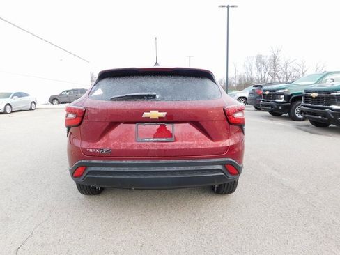 Used 2025 Chevrolet Trax LS image 4