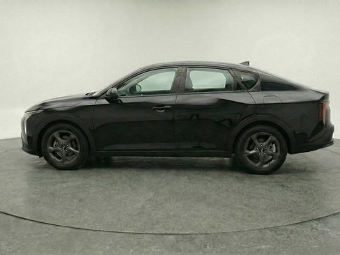 Used 2025 Kia K4 LXS image 4