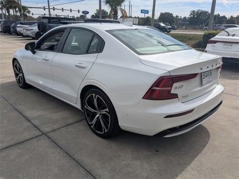 Used 2024 Volvo S60 B5 Plus image 5