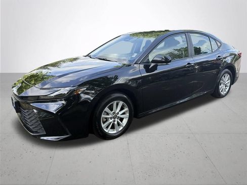 Used 2025 Toyota Camry LE FWD image 2