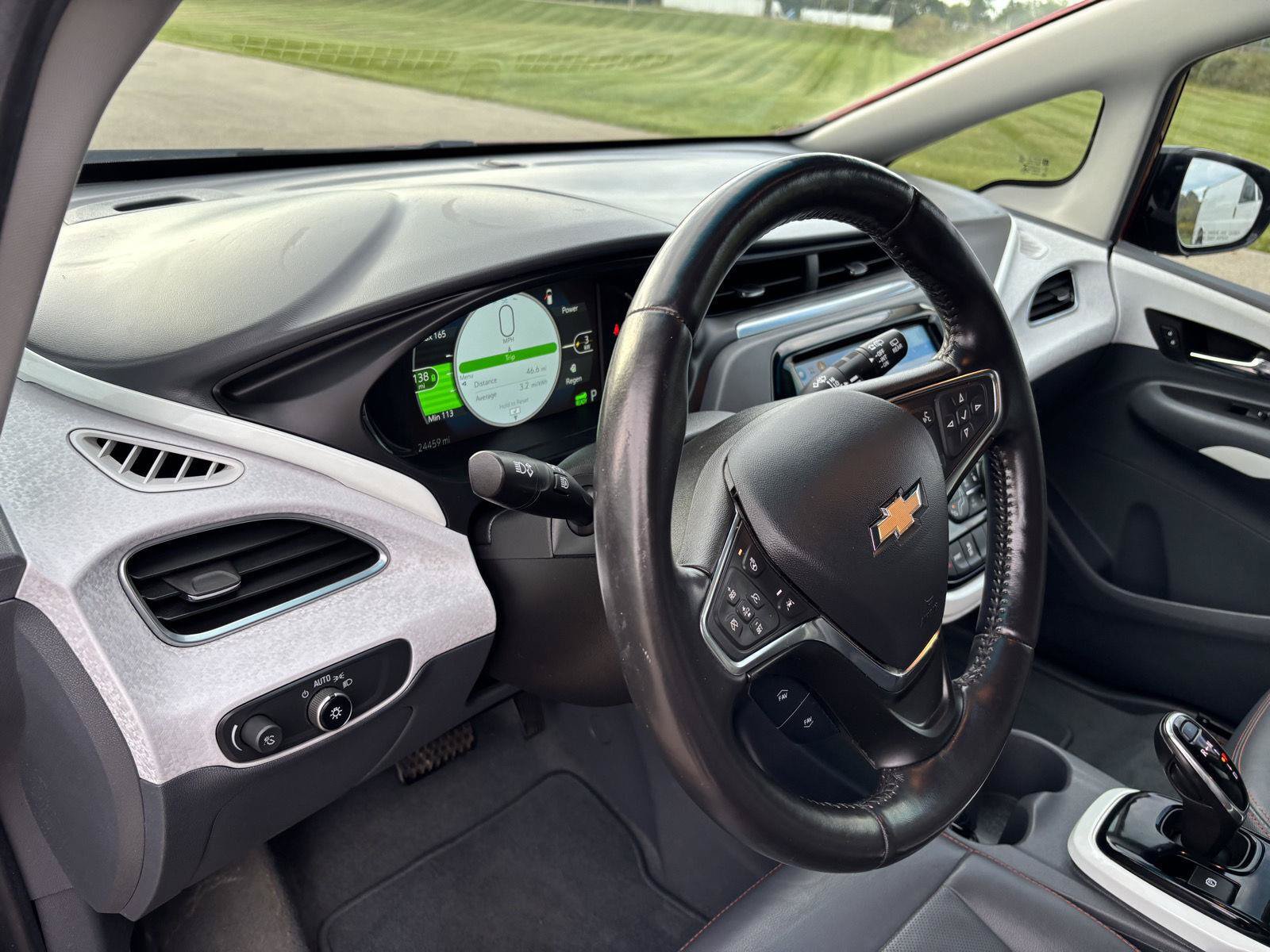 Used 2021 Chevrolet Bolt Premier w/ Infotainment Package FWD image 14