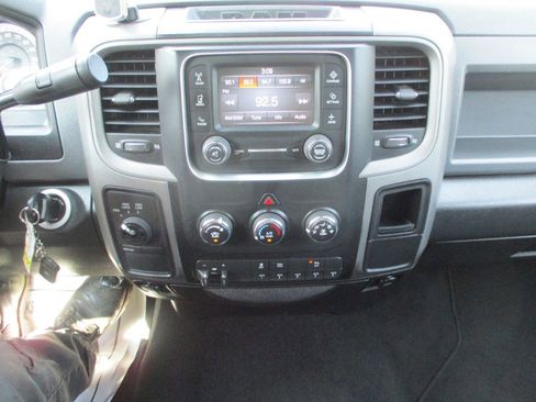 Used 2015 RAM 2500 Tradesman w/ Chrome Appearance Group image 27
