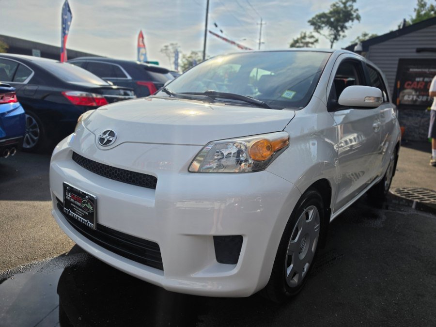 Used 2014 Scion xD FWD image 1