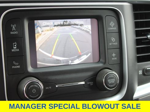 Used 2021 RAM 1500 Classic SLT AWD/4WD image 13