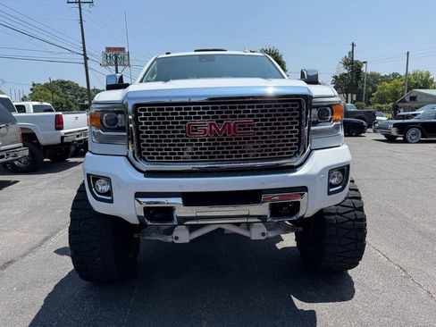 Used 2016 GMC Sierra 2500 Denali w/ Duramax Plus Package AWD/4WD image 8