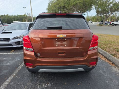 Used 2019 Chevrolet Trax LT w/ LT Convenience Package image 4