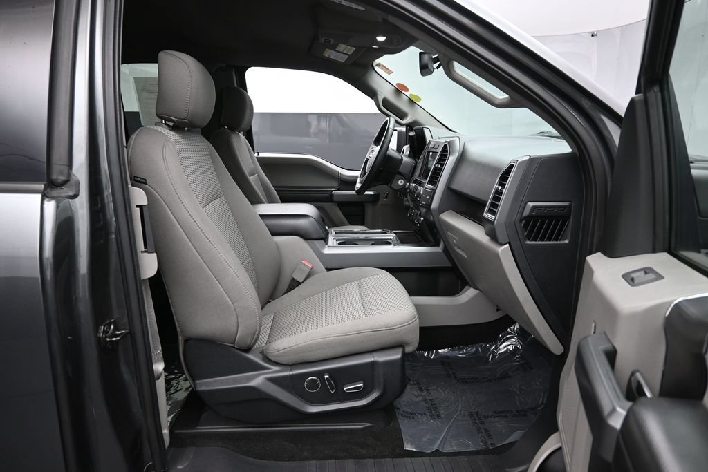 Used 2018 Ford F150 XLT w/ Equipment Group 302A Luxury AWD/4WD image 26