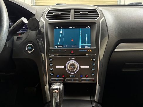 Used 2017 Ford Explorer Sport w/ Equipment Group 401A image 17