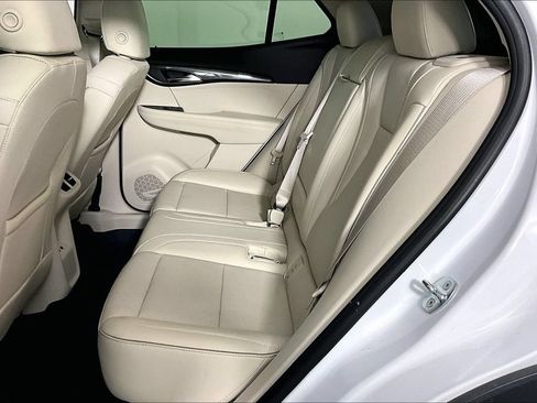 Used 2023 Buick Envision Essence FWD image 3