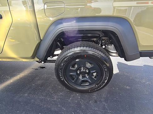 New 2026 Jeep Gladiator Sport AWD/4WD image 12