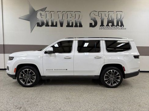 Used 2022 Jeep Grand Wagoneer Series III w/ Rear Seat Video Group 1 image 1