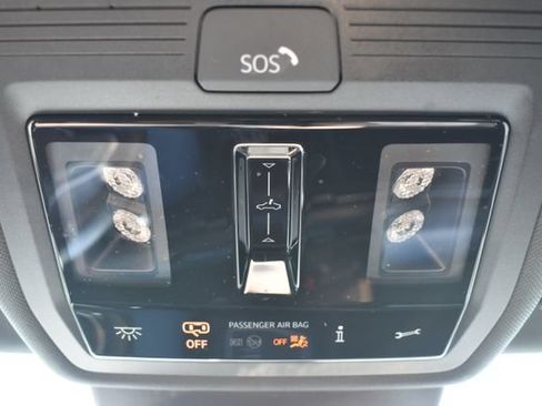 Used 2022 Volkswagen GTI SE FWD image 33