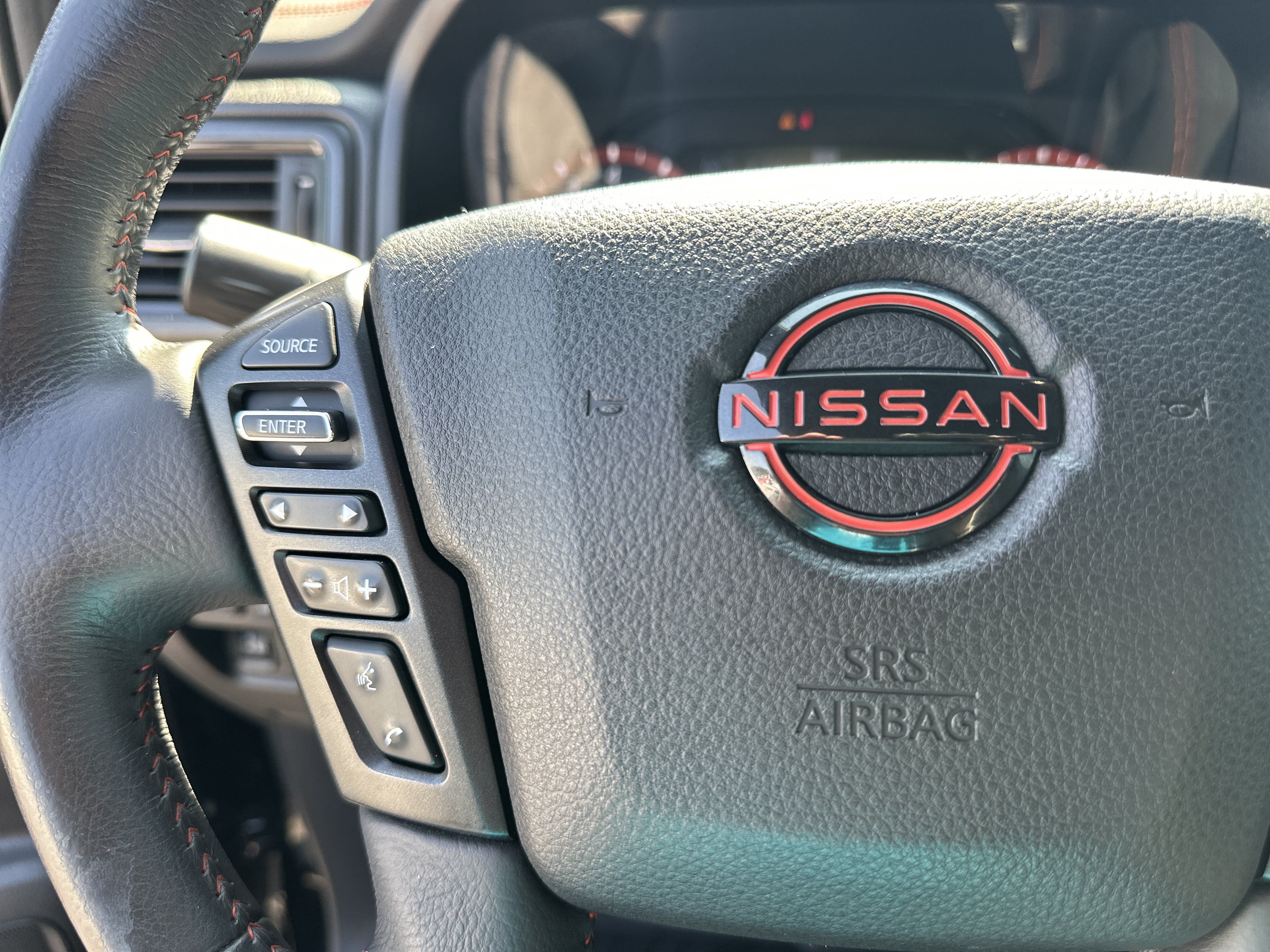 Used 2024 Nissan Titan PRO-4X w/ Pro-4x Convenience Package AWD/4WD image 25