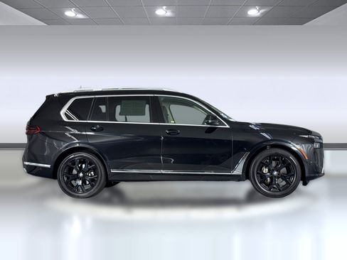 Certified 2024 BMW X7 xDrive40i w/ Parking Assistance Package AWD/4WD image 7