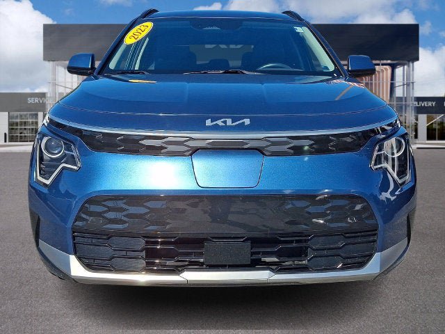 Certified 2023 Kia Niro Wind FWD image 2