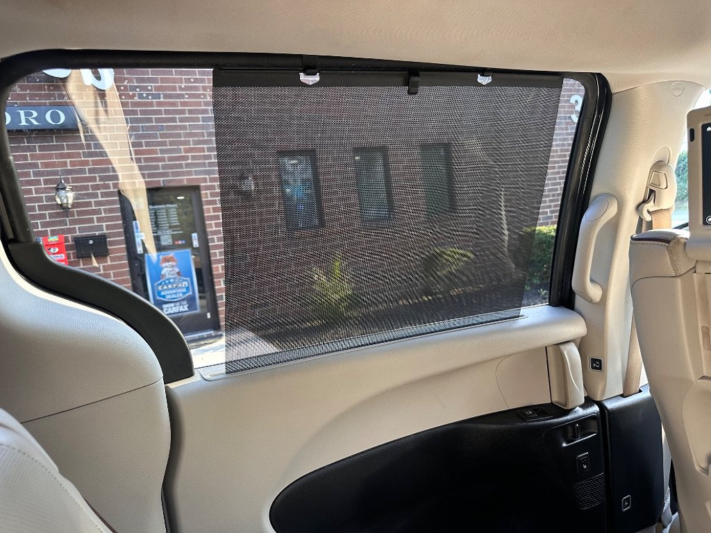 Used 2017 Chrysler Pacifica Limited w/ UConnect Theater Package FWD image 30