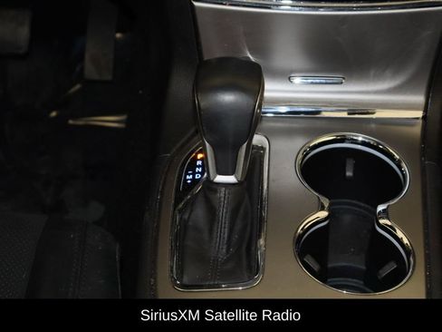 Used 2020 Jeep Grand Cherokee Altitude image 11