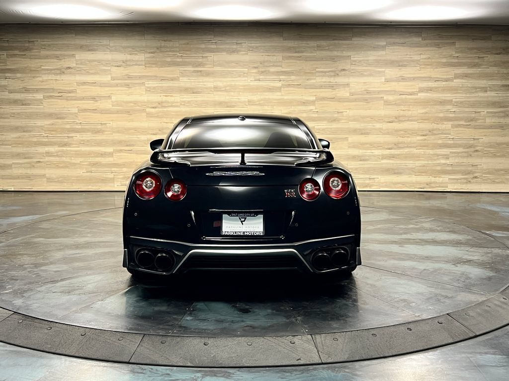 Used 2019 Nissan GT-R Premium w/ Premium Interior Package AWD/4WD image 17