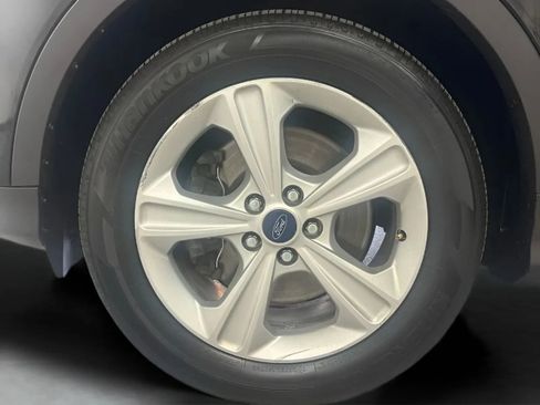 Used 2016 Ford Escape SE w/ Equipment Group 201A FWD image 25