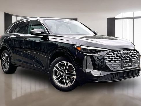 Used 2025 Audi Q5 Premium w/ Convenience Package AWD/4WD image 1