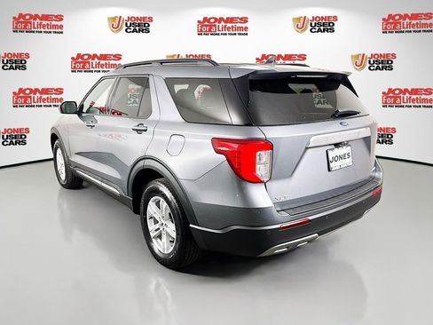 Used 2022 Ford Explorer XLT w/ Equipment Group 202A AWD/4WD image 2