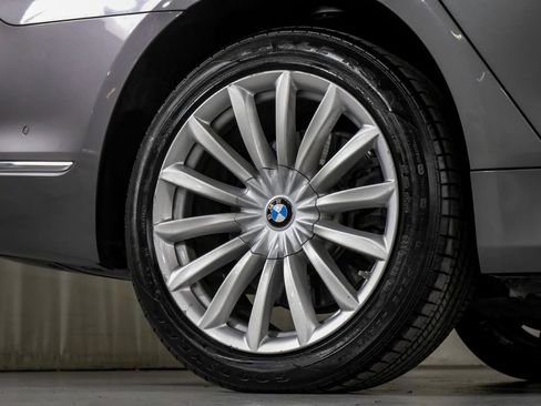 Used 2017 BMW 740i xDrive image 51