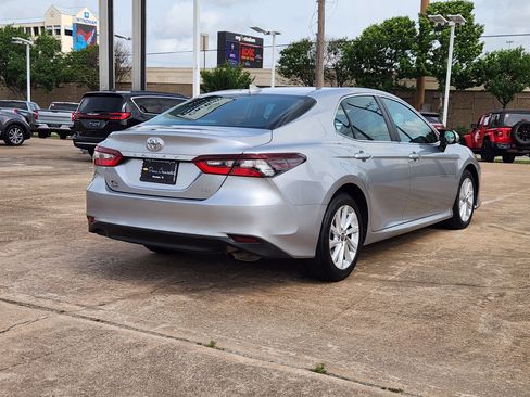 Used 2024 Toyota Camry LE image 6