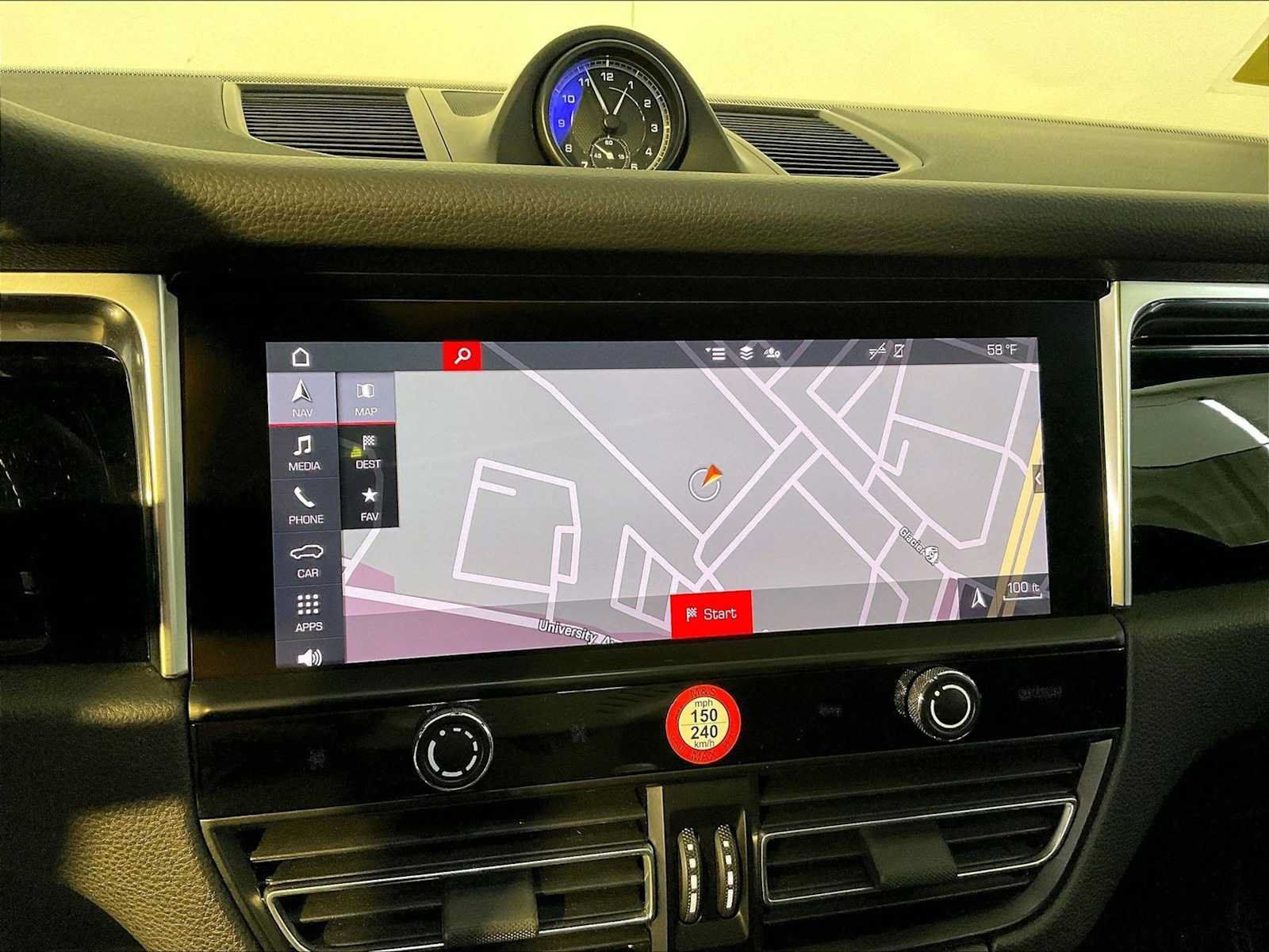 Certified 2023 Porsche Macan AWD/4WD image 37
