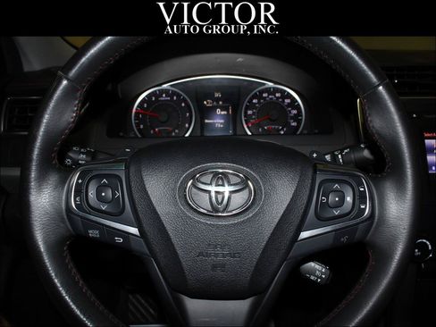 Used 2017 Toyota Camry SE FWD image 17