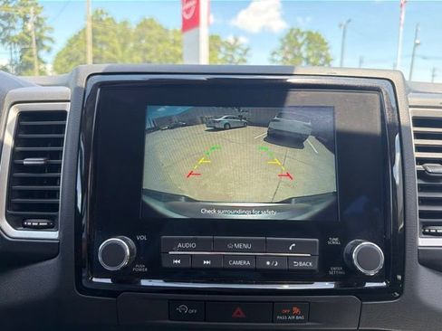Used 2024 Nissan Frontier SV w/ Technology Package RWD image 27