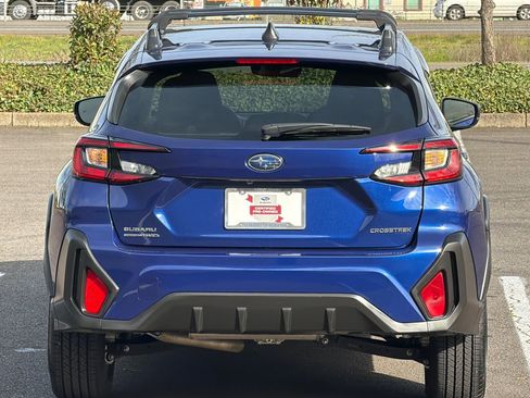 Used 2025 Subaru Crosstrek 2.0i Premium w/ Crosstrek Mirror Package image 5