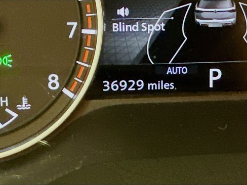 Used 2025 Nissan Pathfinder SV AWD/4WD image 19