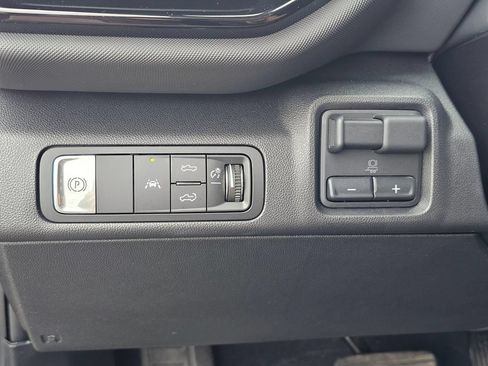 Used 2026 Chevrolet Silverado EV Trail Boss AWD/4WD image 24