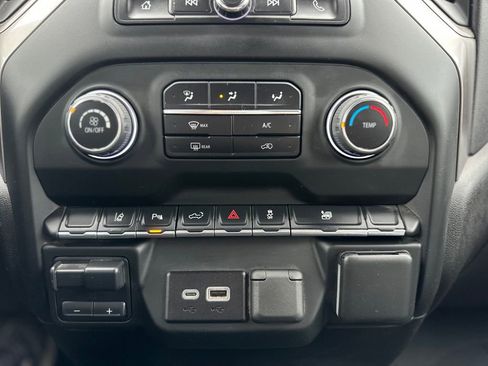 Used 2024 Chevrolet Silverado 2500 Custom w/ Custom Value Package image 21