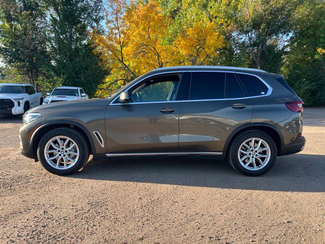 Used 2021 BMW X5 xDrive40i w/ Convenience Package AWD/4WD image 2