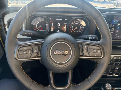 Certified 2024 Jeep Gladiator Sport image 19