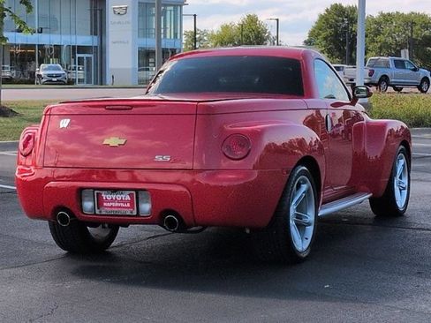 Used 2004 Chevrolet SSR w/ Preferred Equipment Group RWD image 5