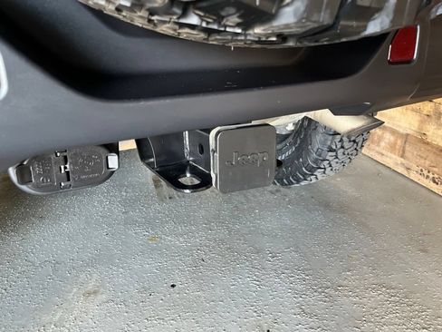 Used 2023 Jeep Wrangler Unlimited Rubicon 4xe w/ Cold Weather Group AWD/4WD image 25